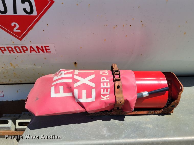 image for item DM2457 2003 Freightliner Business Class M2  propane truck