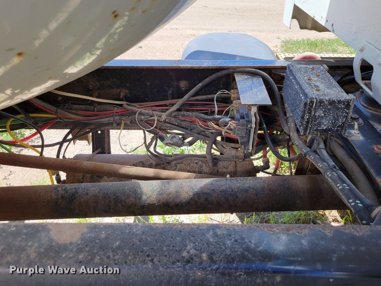 image for item DM2457 2003 Freightliner Business Class M2  propane truck