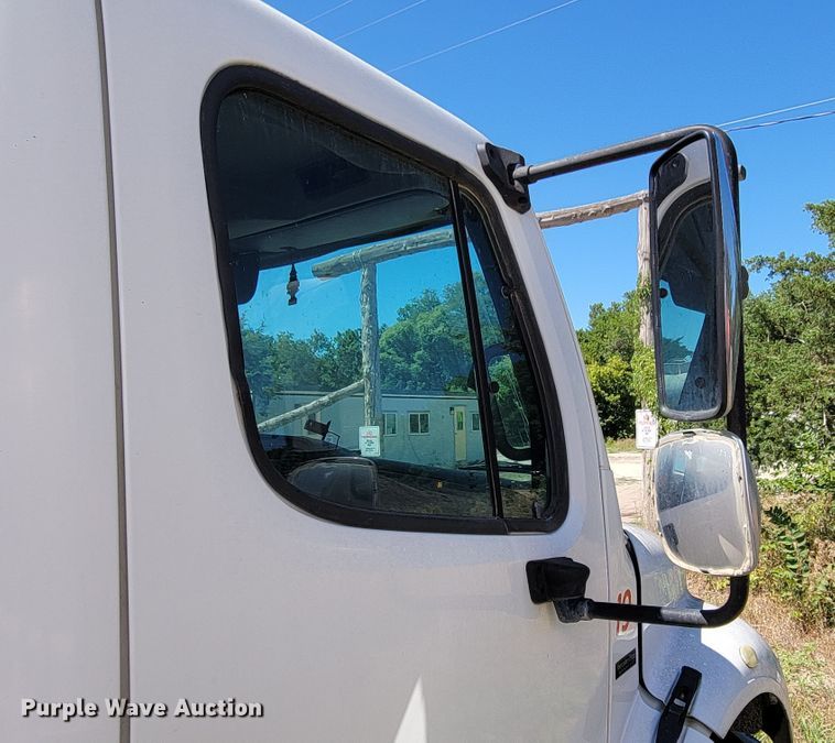 image for item DM2457 2003 Freightliner Business Class M2  propane truck