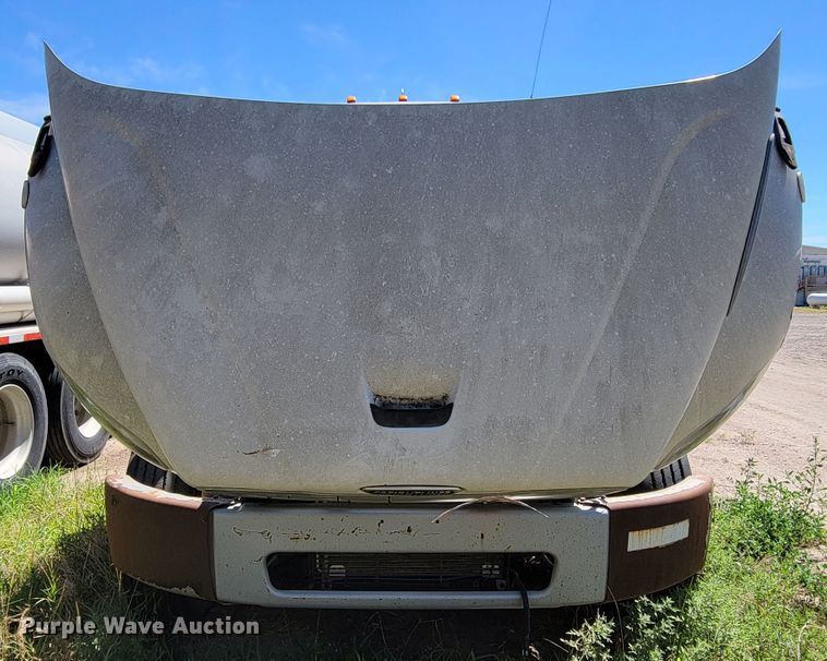 image for item DM2457 2003 Freightliner Business Class M2  propane truck