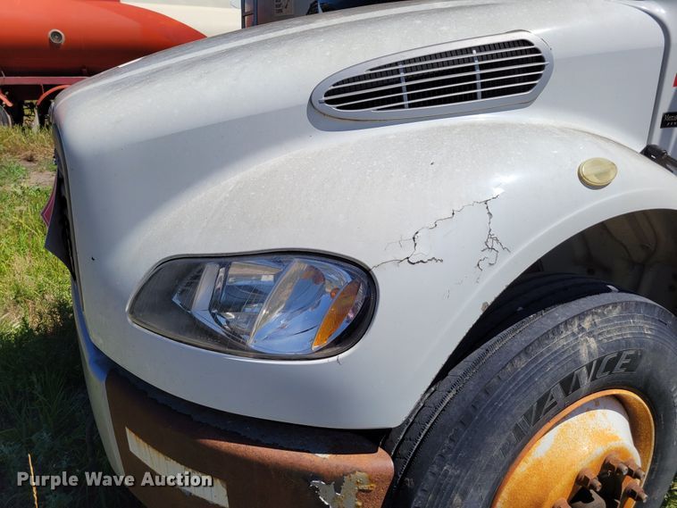 image for item DM2457 2003 Freightliner Business Class M2  propane truck