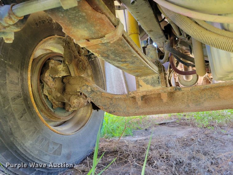 image for item DM2457 2003 Freightliner Business Class M2  propane truck