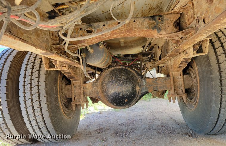 image for item DM2457 2003 Freightliner Business Class M2  propane truck