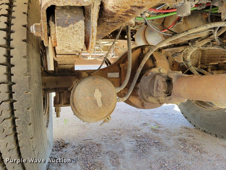 image for item DM2457 2003 Freightliner Business Class M2  propane truck