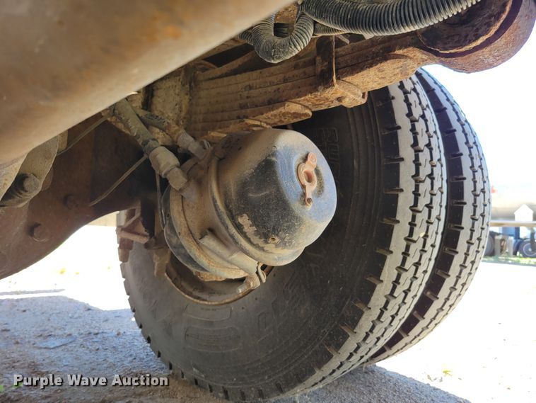 image for item DM2457 2003 Freightliner Business Class M2  propane truck