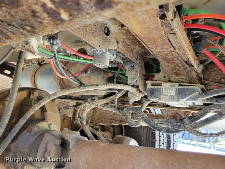 image for item DM2457 2003 Freightliner Business Class M2  propane truck