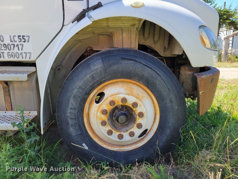 image for item DM2457 2003 Freightliner Business Class M2  propane truck