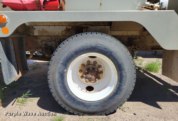 image for item DM2457 2003 Freightliner Business Class M2  propane truck