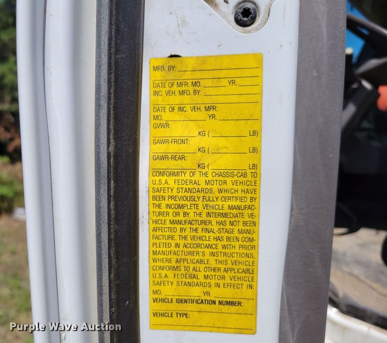 image for item DM2457 2003 Freightliner Business Class M2  propane truck