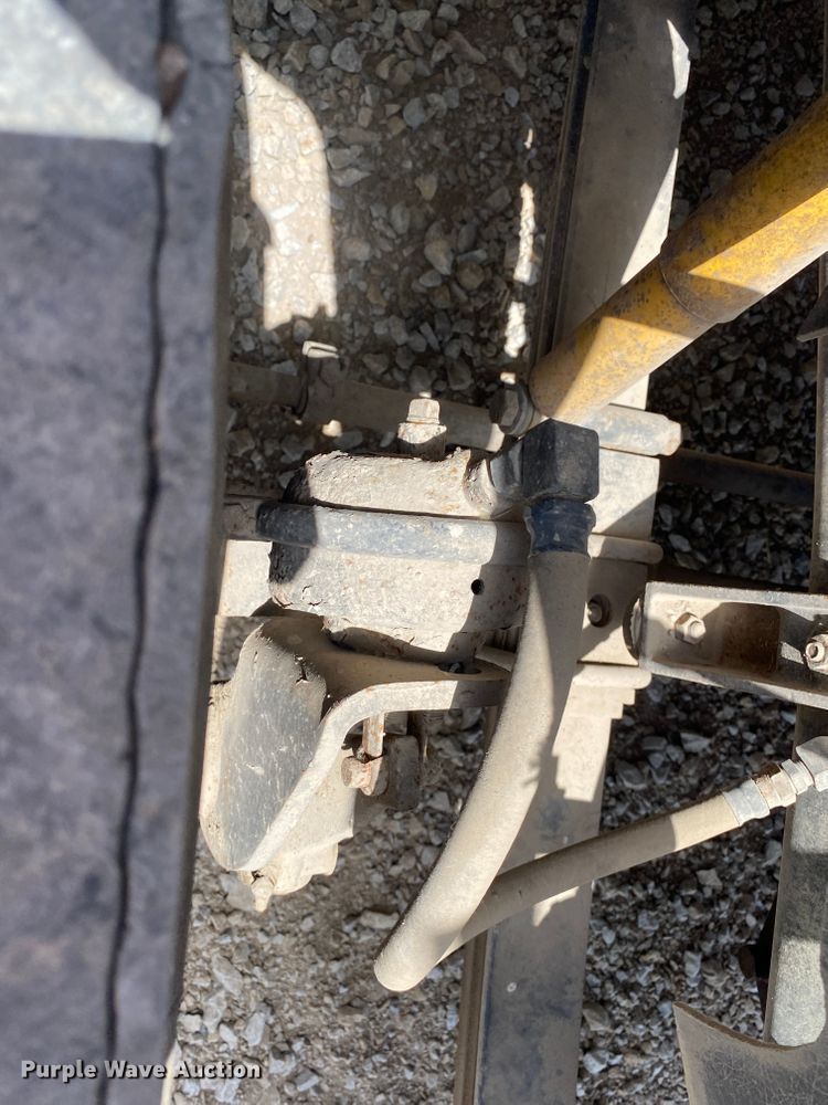 image for item DM4178 1993 International 9400  semi truck