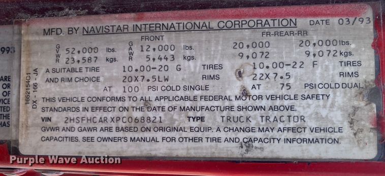 image for item DM4178 1993 International 9400  semi truck