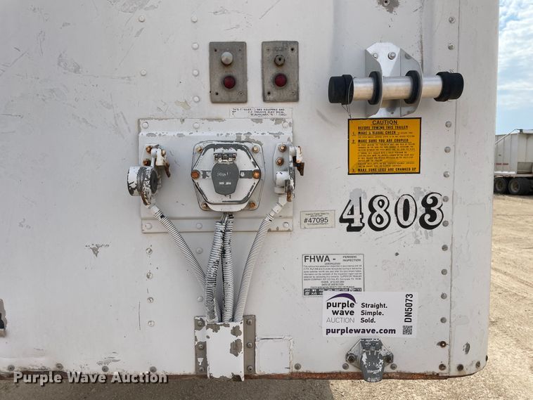 image for item DN5073 2000 Utility Trailer MFG VS2DC  dry van trailer