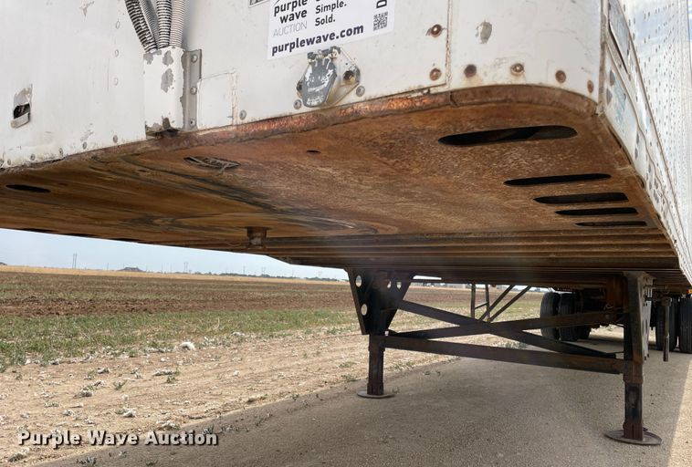 image for item DN5073 2000 Utility Trailer MFG VS2DC  dry van trailer