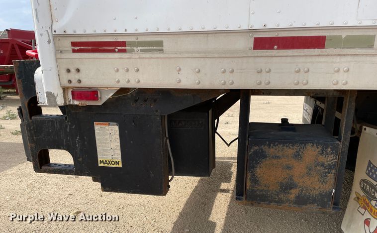 image for item DN5073 2000 Utility Trailer MFG VS2DC  dry van trailer