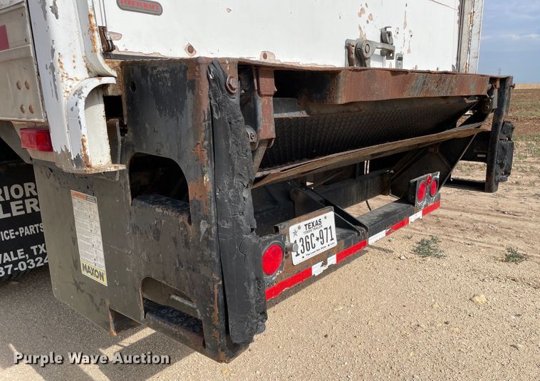image for item DN5073 2000 Utility Trailer MFG VS2DC  dry van trailer