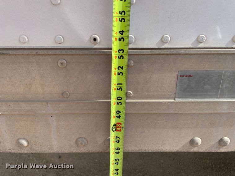 image for item DN5073 2000 Utility Trailer MFG VS2DC  dry van trailer