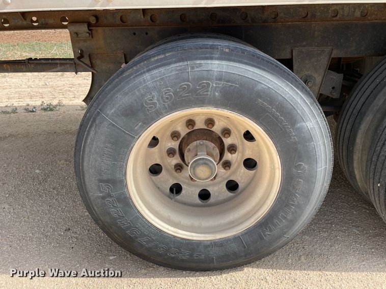 image for item DN5073 2000 Utility Trailer MFG VS2DC  dry van trailer