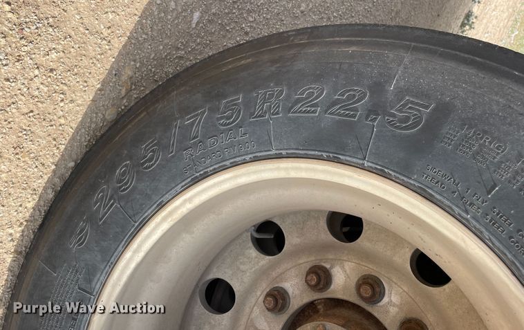 image for item DN5073 2000 Utility Trailer MFG VS2DC  dry van trailer