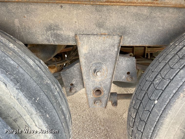 image for item DN5074 2000 Utility Trailer MFG  dry van trailer