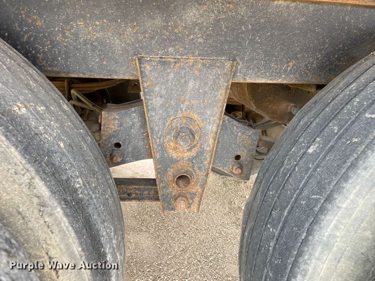 image for item DN5074 2000 Utility Trailer MFG  dry van trailer