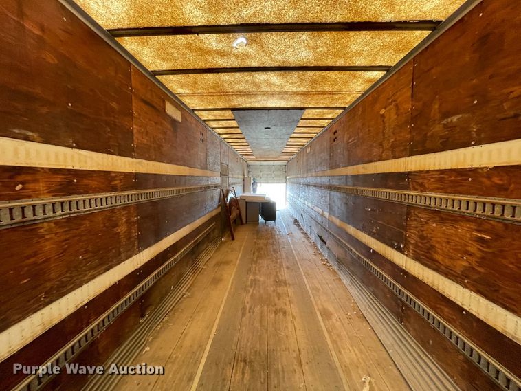 image for item DN5074 2000 Utility Trailer MFG  dry van trailer