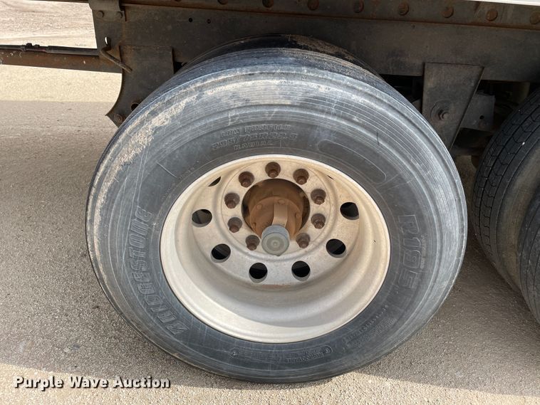 image for item DN5074 2000 Utility Trailer MFG  dry van trailer