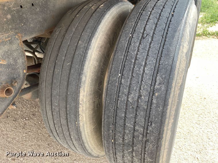 image for item DN5074 2000 Utility Trailer MFG  dry van trailer