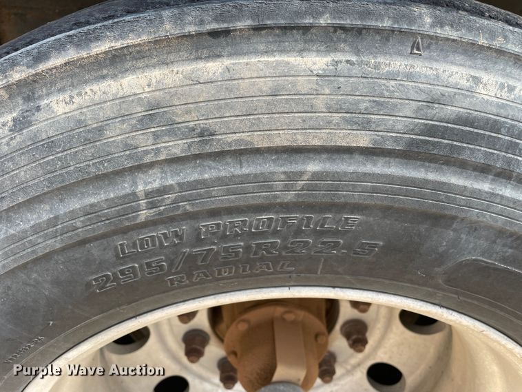 image for item DN5074 2000 Utility Trailer MFG  dry van trailer