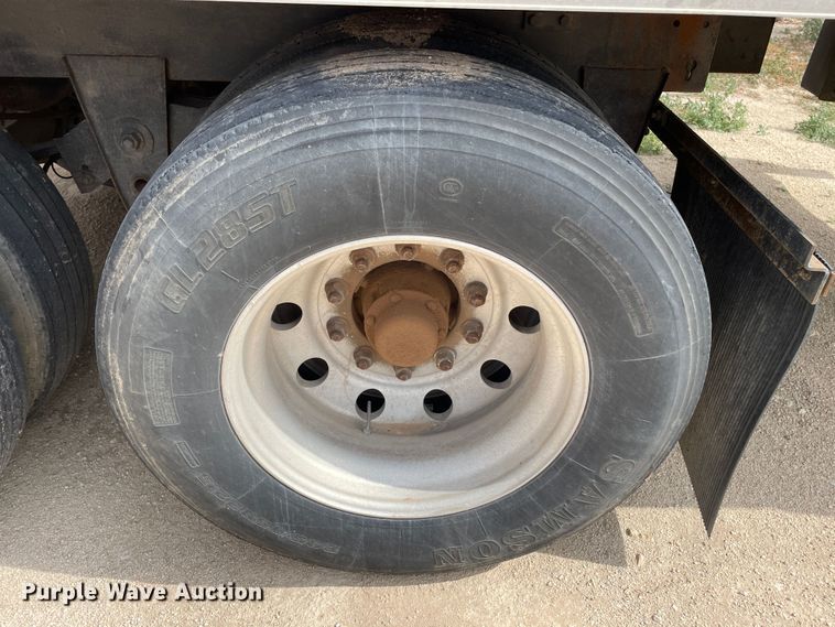 image for item DN5074 2000 Utility Trailer MFG  dry van trailer