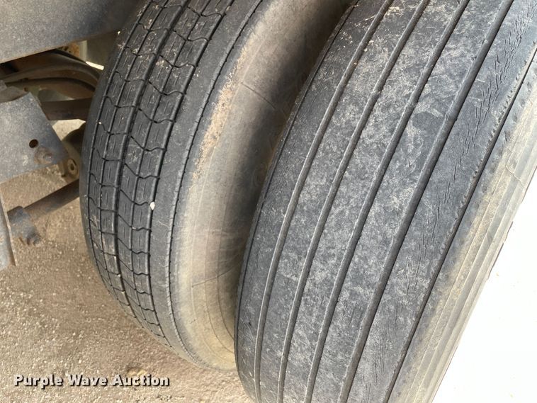 image for item DN5074 2000 Utility Trailer MFG  dry van trailer