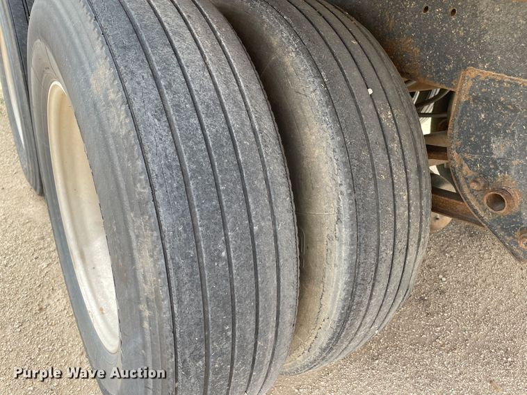 image for item DN5074 2000 Utility Trailer MFG  dry van trailer