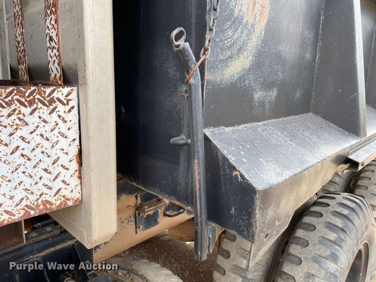 image for item DN5076 1971 Jeep M35A2  dump truck