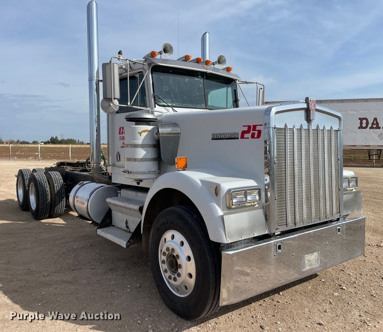 image for item DN5115 1992 Kenworth W900  semi truck