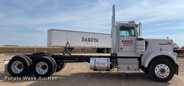 image for item DN5115 1992 Kenworth W900  semi truck