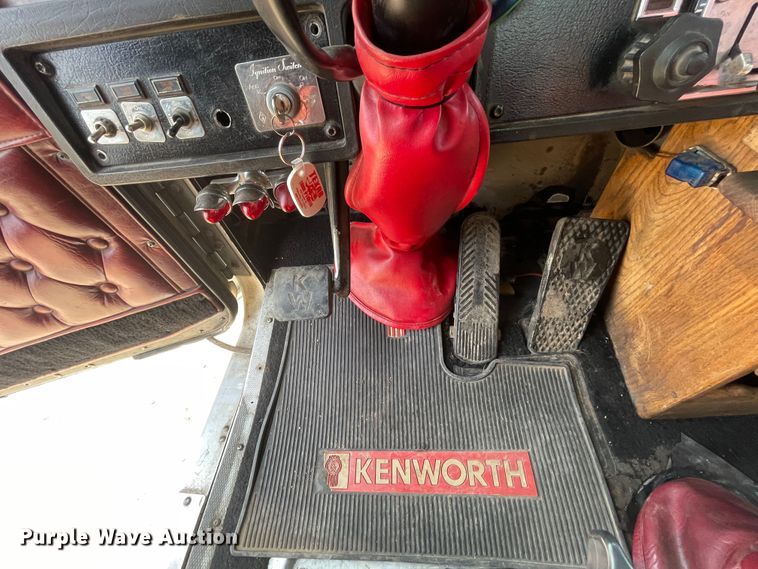 image for item DN5115 1992 Kenworth W900  semi truck