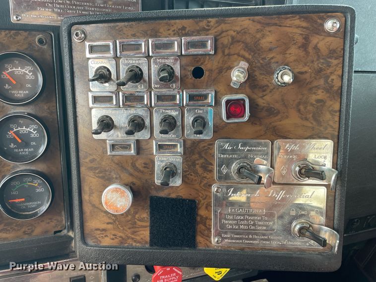 image for item DN5115 1992 Kenworth W900  semi truck