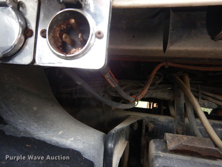 image for item DO1444 2010 Mack CXU613  semi truck