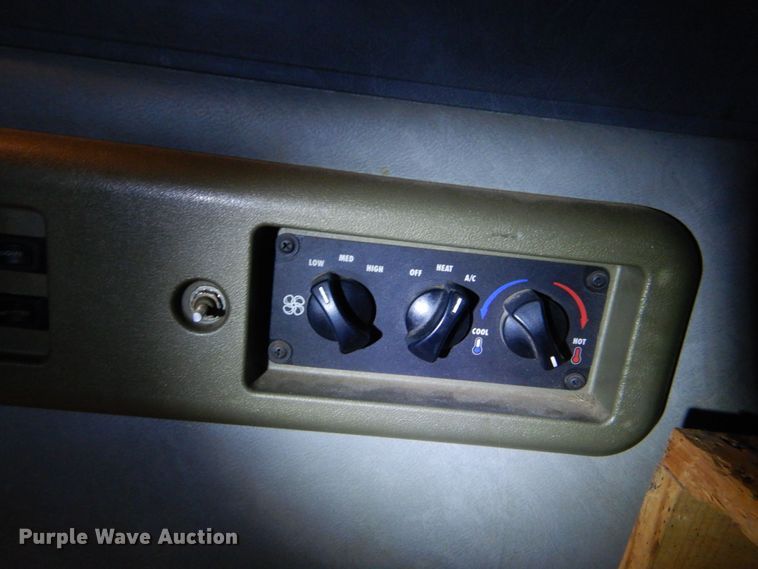 image for item DO1444 2010 Mack CXU613  semi truck