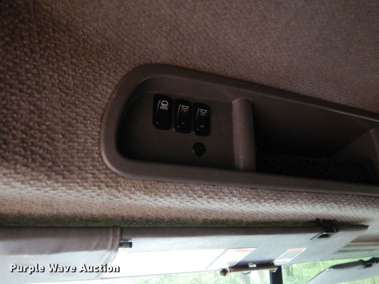 image for item DO1444 2010 Mack CXU613  semi truck