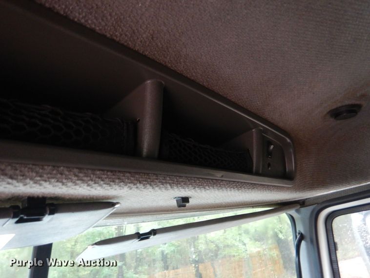 image for item DO1444 2010 Mack CXU613  semi truck