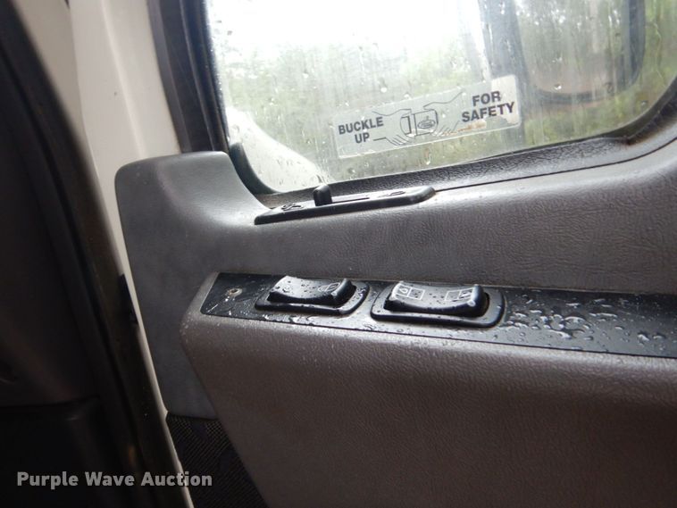 image for item DO1444 2010 Mack CXU613  semi truck