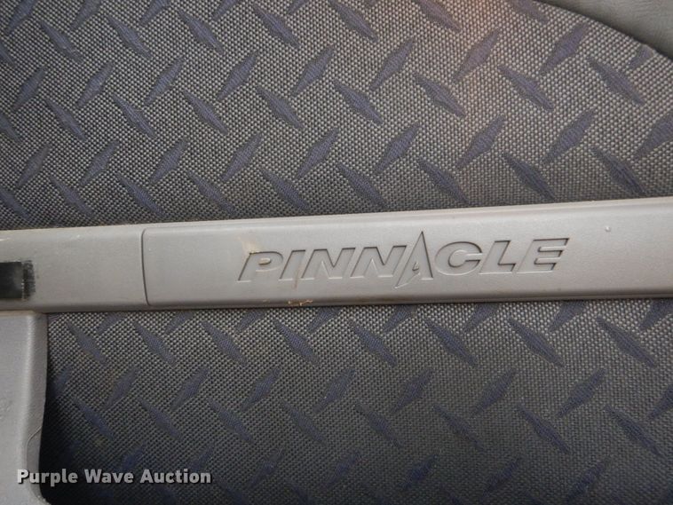 image for item DO1444 2010 Mack CXU613  semi truck