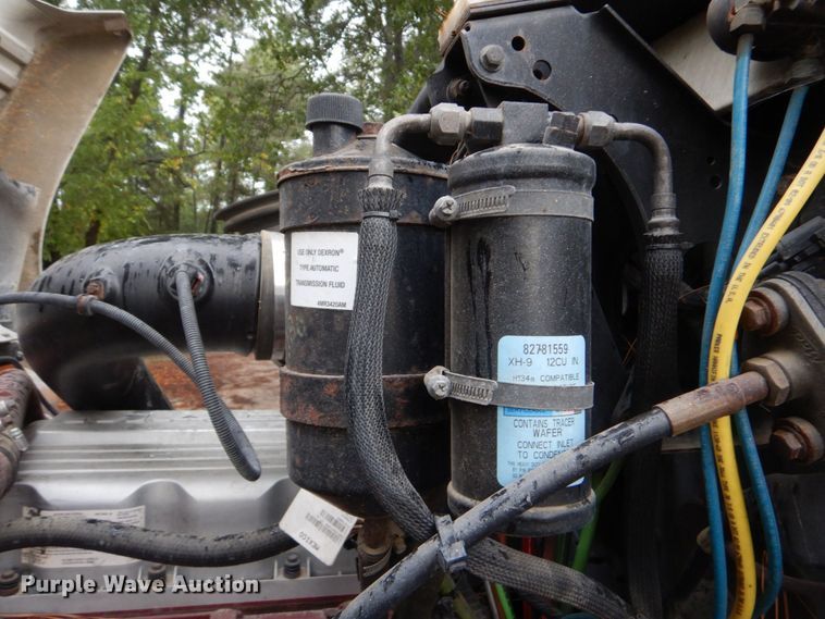 image for item DO1444 2010 Mack CXU613  semi truck