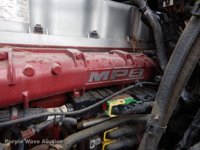 image for item DO1444 2010 Mack CXU613  semi truck