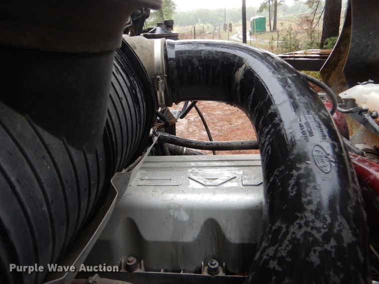 image for item DO1444 2010 Mack CXU613  semi truck