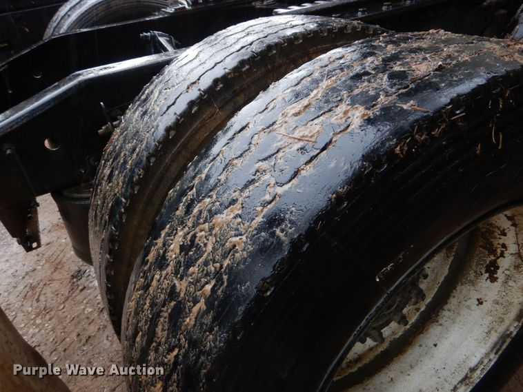 image for item DO1444 2010 Mack CXU613  semi truck