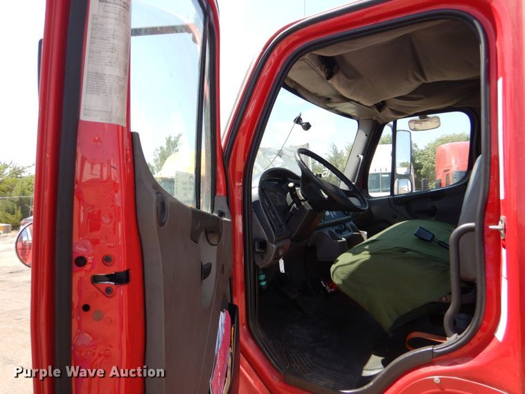 image for item DO1474 2008 Freightliner Business Class M2  box truck