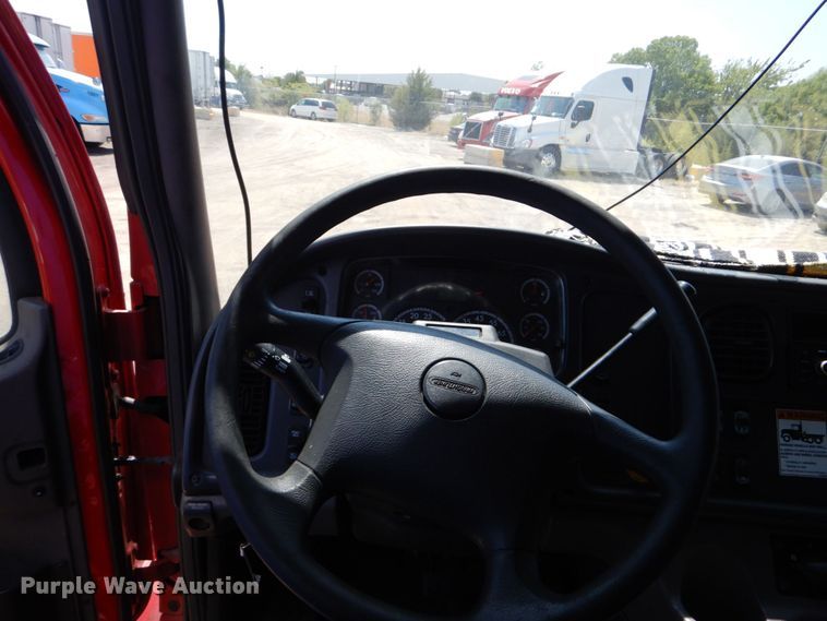 image for item DO1474 2008 Freightliner Business Class M2  box truck