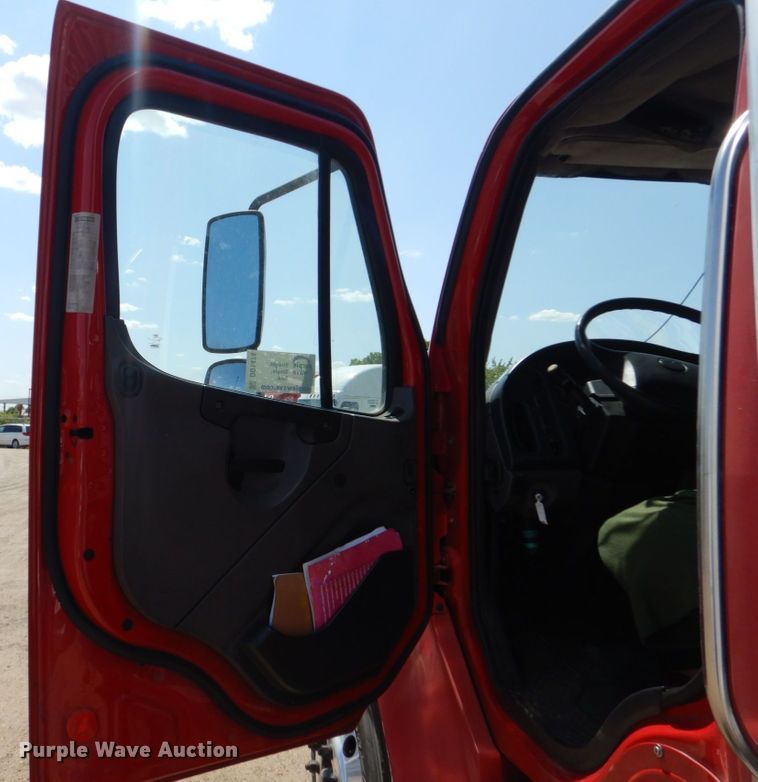 image for item DO1474 2008 Freightliner Business Class M2  box truck