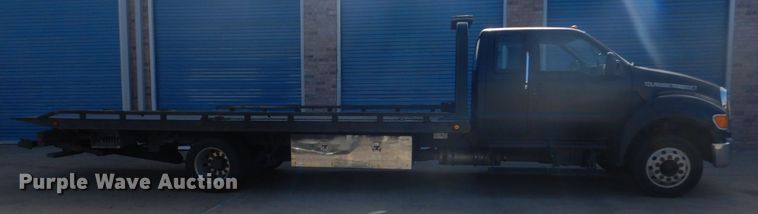 image for item DO1484 2010 Ford F650 Super Duty  SuperCab rollback truck